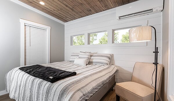 Clayton Park Model / Tannehill Interior 120900