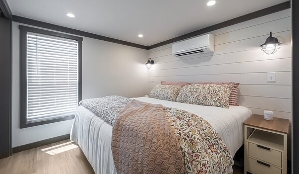 Clayton Park Model / Wheeler Interior 129707