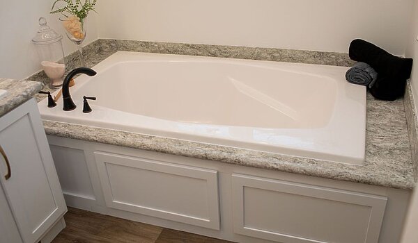 Encore / 54ENC32623AH Bathroom 113191