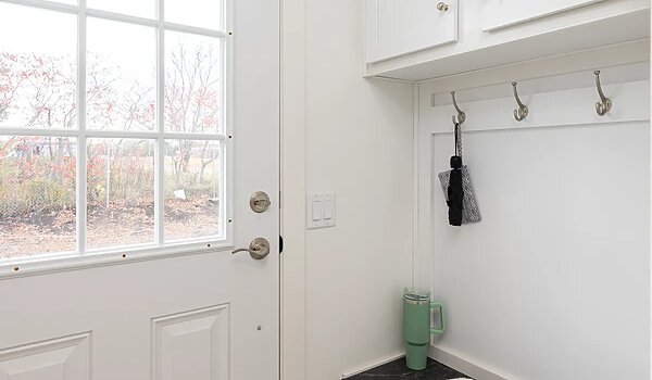 Encore / Winston 54ENC28563BH Interior 134699