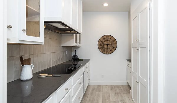 Encore / Winston 54ENC28563BH Interior 134693