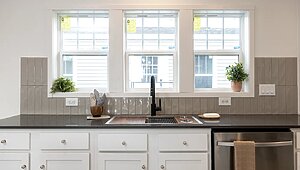 Encore / Winston 54ENC28563BH Kitchen 150611