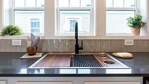 Encore / Winston 54ENC28563BH Kitchen 150627