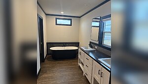 Ivory Oak Series / Lazy Creek Landing 52-3272-53-1 Bathroom 150457