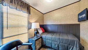 USED / Select Legacy S-1672-32B Bedroom 21709