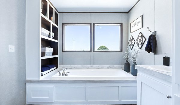 The Elite Series / The Royal ELT32685B Bathroom 65584