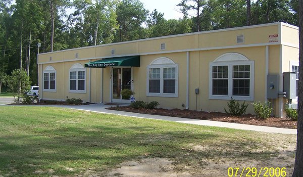 Childcare Daycare Centers / Large Exterior 22207