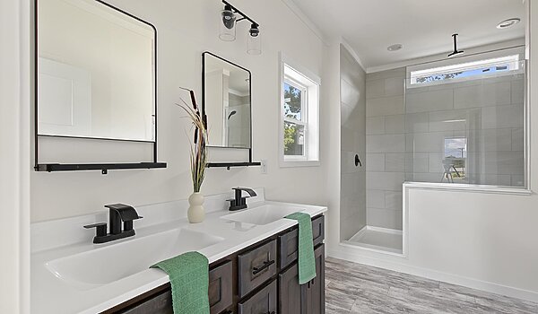 Select Series / Live Oak Bathroom 145449