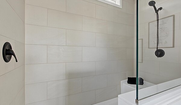 Select Series / Live Oak Bathroom 145450