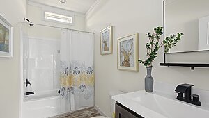 Select Series / Live Oak II Bathroom 145462