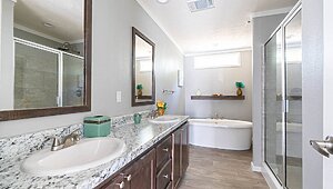 New Vision / The Suite Sara Bathroom 118285