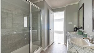New Vision / The Suite Sara Bathroom 118286