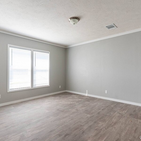 New Vision / The Suite Sara Bedroom 118279