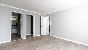 New Vision / The Suite Sara Bedroom 118280