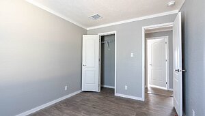 New Vision / The Suite Sara Bedroom 118284