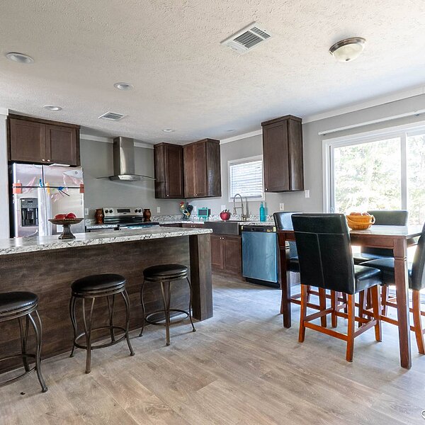 New Vision / The Suite Sara Kitchen 118275