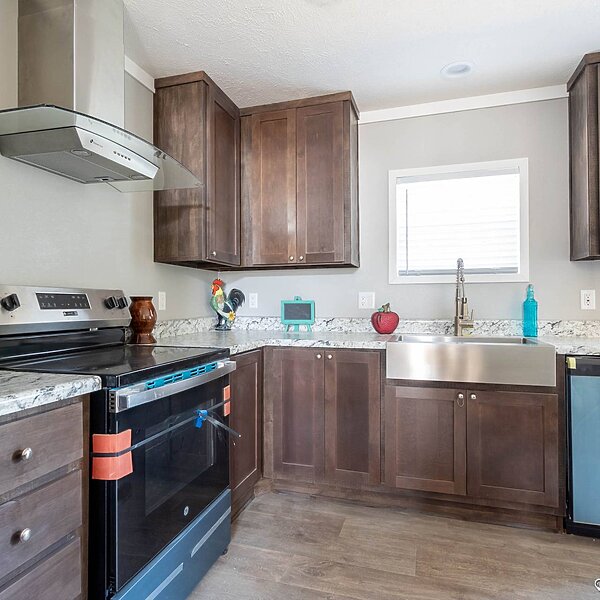 New Vision / The Suite Sara Kitchen 118276