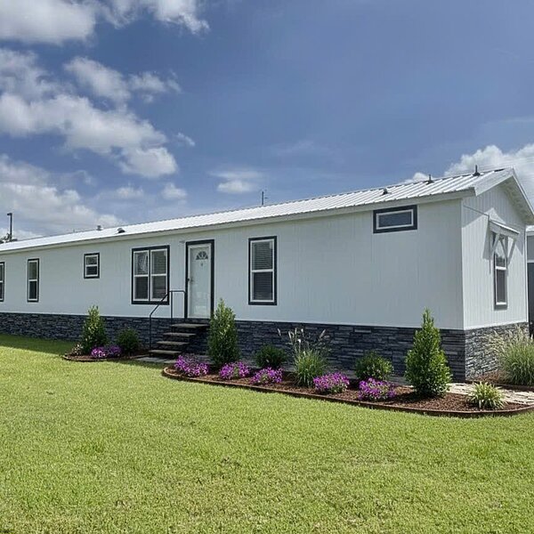 New Vision / The Kristin Exterior 117020