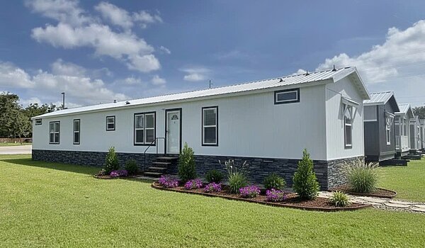New Vision / The Kristin Exterior 117020