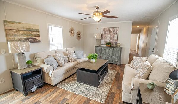 Embark Series / Henson EM147632C Interior 132764