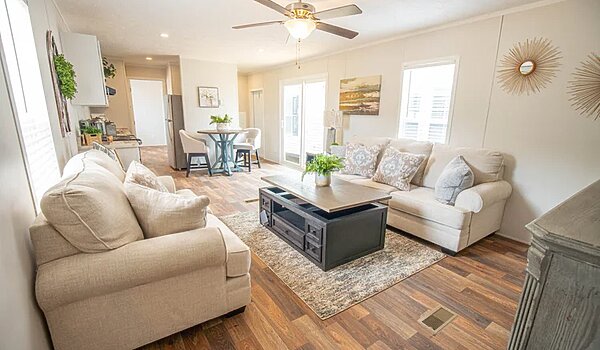 Embark Series / Henson EM147632C Interior 132765