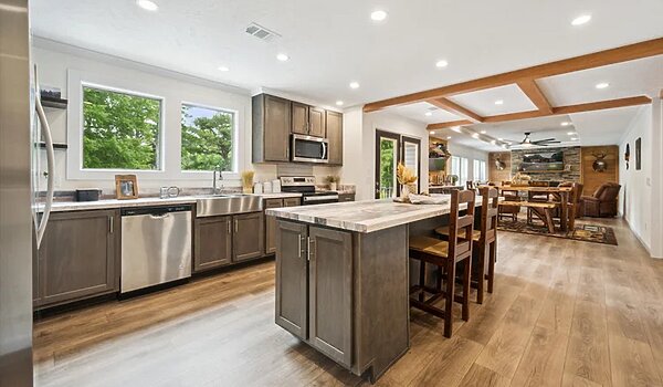 Bravo Basecamp Series / Bravo Basecamp 3 Bed BR327634A Interior 132885