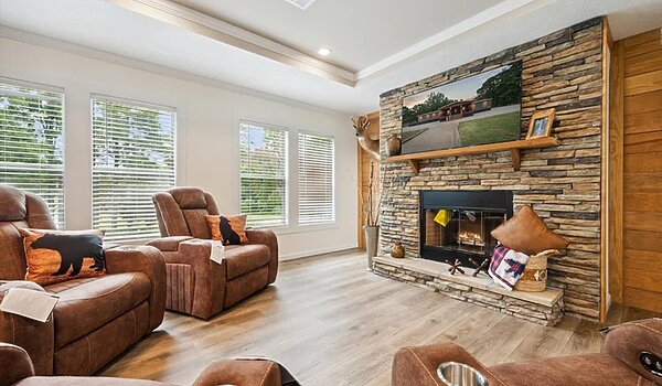 Bravo Basecamp Series / Bravo Basecamp 3 Bed BR327634A Interior 132887