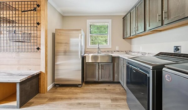 Bravo Basecamp Series / Bravo Basecamp 3 Bed BR327634A Interior 132896