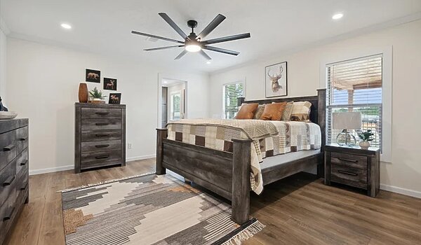 Bravo Basecamp Series / Bravo Basecamp 4 Bed BR327642N Interior 132913