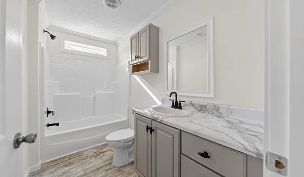 Bravo Series / Rory 327243B Interior 133095