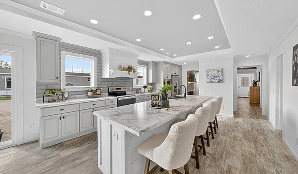 Bravo Series / Rory 327243B Interior 133084