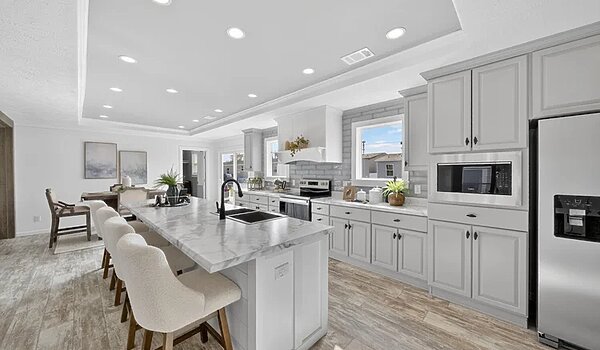 Bravo Series / Rory 327243B Interior 133085