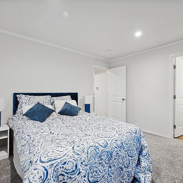 Millcreek Series / 4400 Interior 131194