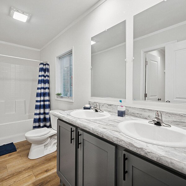 Millcreek Series / 4400 Interior 131197