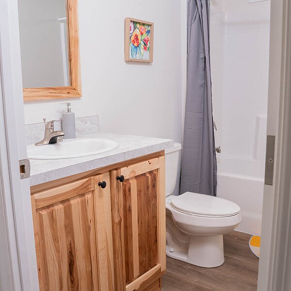 Ridgewood Series / J400B Bathroom 107770