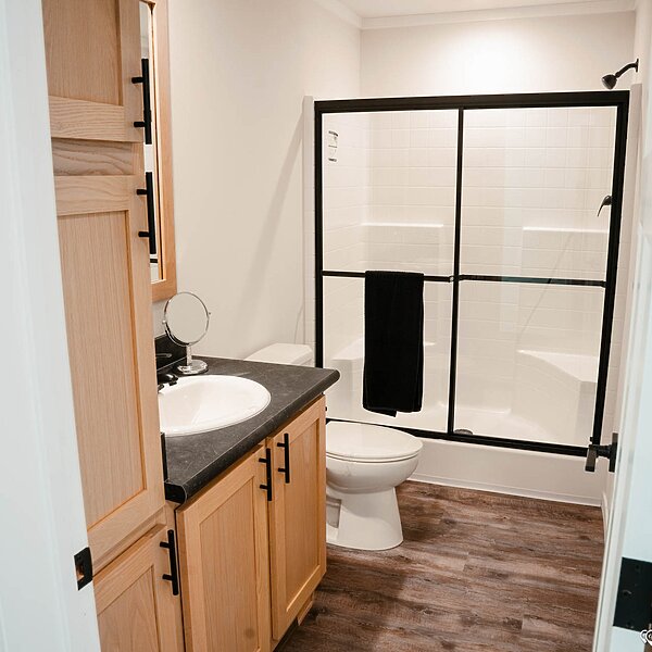 Ridgewood Series / J882 Bathroom 107783