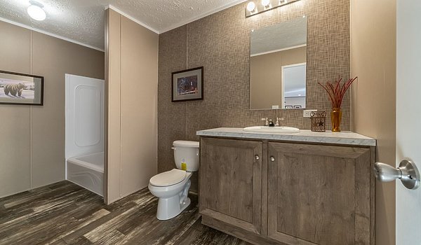 Ultra Pro / 56B Bathroom 32047