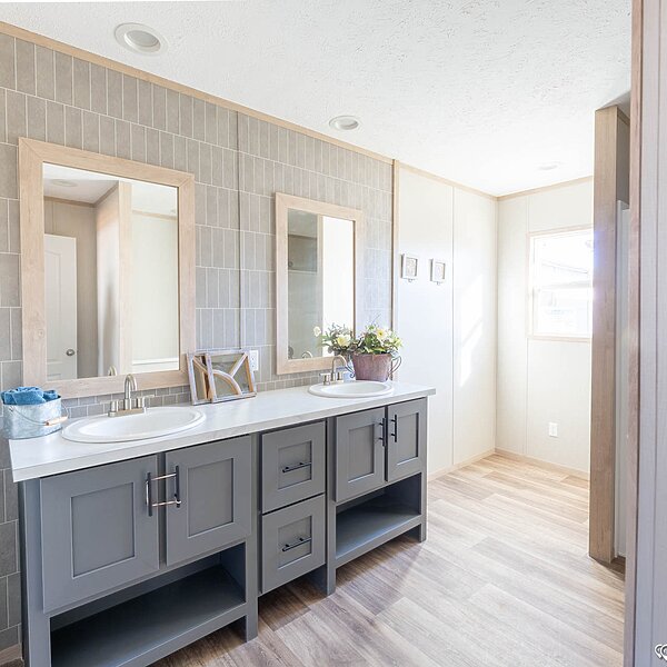 Epic Experience / The Snowcap 76CEE28764AH Bathroom 140490