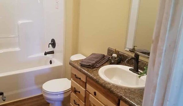 Platinum / Pine View Bathroom 71244