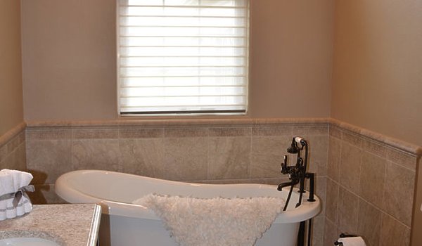 Platinum / Cumberland Bathroom 71442