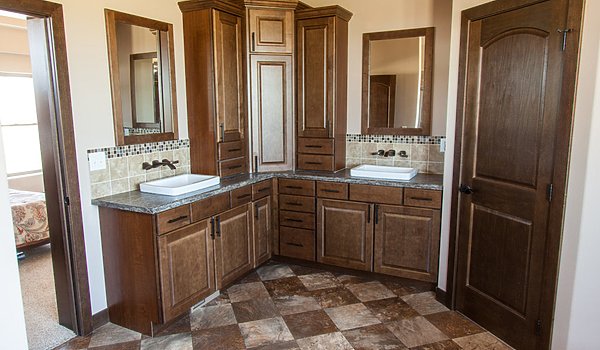 Platinum / Trinity Bathroom 71520