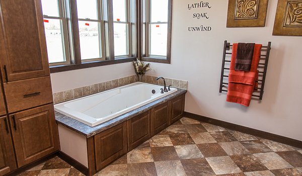 Platinum / Trinity Bathroom 71521