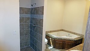 Platinum / Roanoke Bathroom 71539