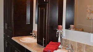 Platinum / Roanoke Bathroom 71541