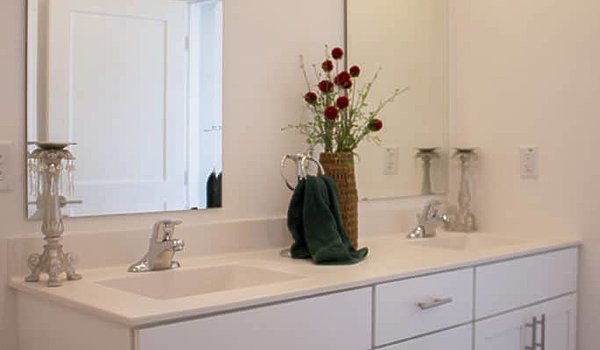 Classic / Roscoe Bathroom 71649