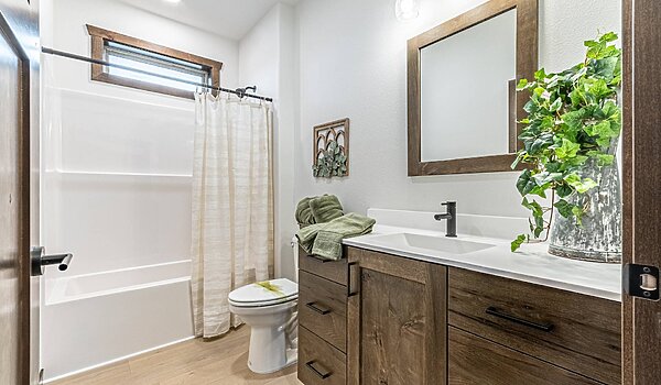 Platinum / Jackson Bathroom 121246