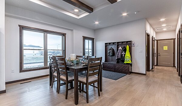 Platinum / Jackson Interior 121236