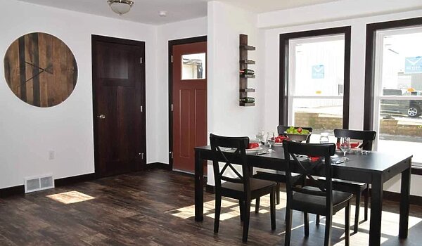 Platinum / Huntley Interior 132034