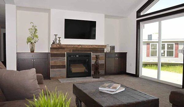Platinum / Huntley Interior 132037