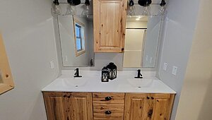 Classic / Thompson Interior 132065